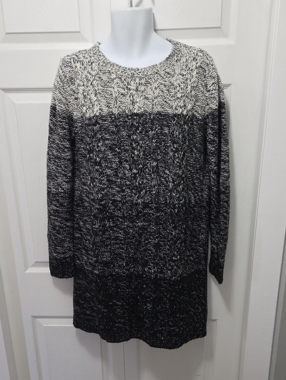 Joe Fresh Size XL Black and White Ombre Cable Knit Long Sleeve Top Or Dress
